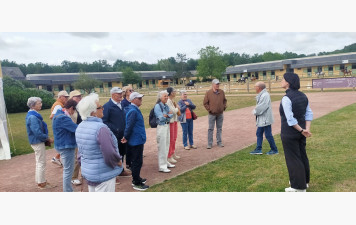 Les Aînés du club en visite à SAUMUR